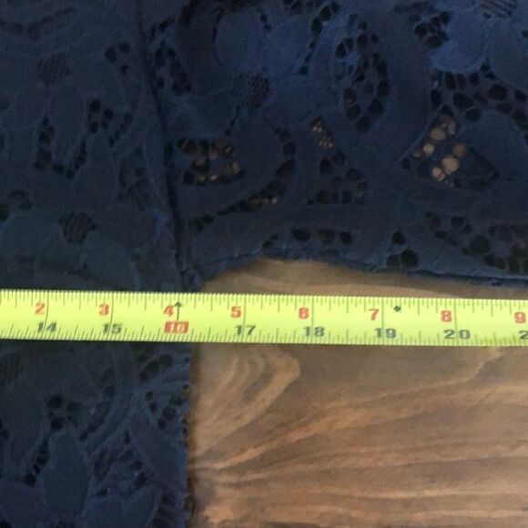 NWT Nanette Lepore Lace V-Neck Scalloped Top - S - Picture 9 of 10